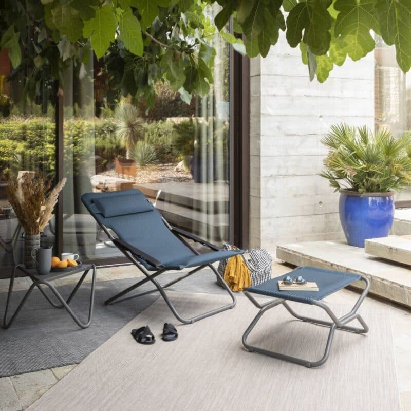 Lafuma "Next BeComfort®" und "Transabed BeComfort®" Liegestuhl, Stahl titane, Textilene bleu encre © LAFUMA MOBILIER - Pierrick Verny