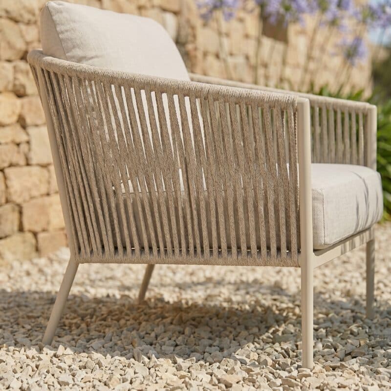 CASA DOMA Set mit Loungesessel und Loungehocker "Falcone", Aluminium cream, Rope fossil, Polster beige (Bild KI-generiert)