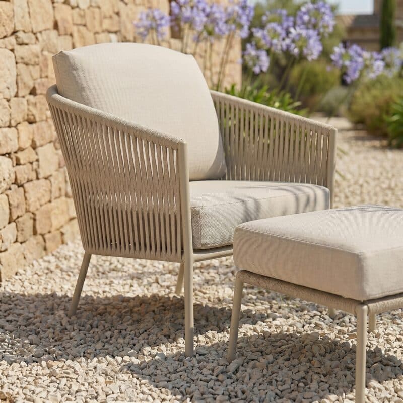 CASA DOMA Set mit Loungesessel und Loungehocker "Falcone", Aluminium cream, Rope fossil, Polster beige (Bild KI-generiert)