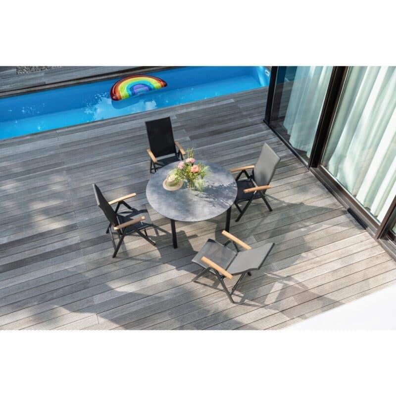 Kettler "Sleek" Multispositionssessel und Tisch "Cubic"