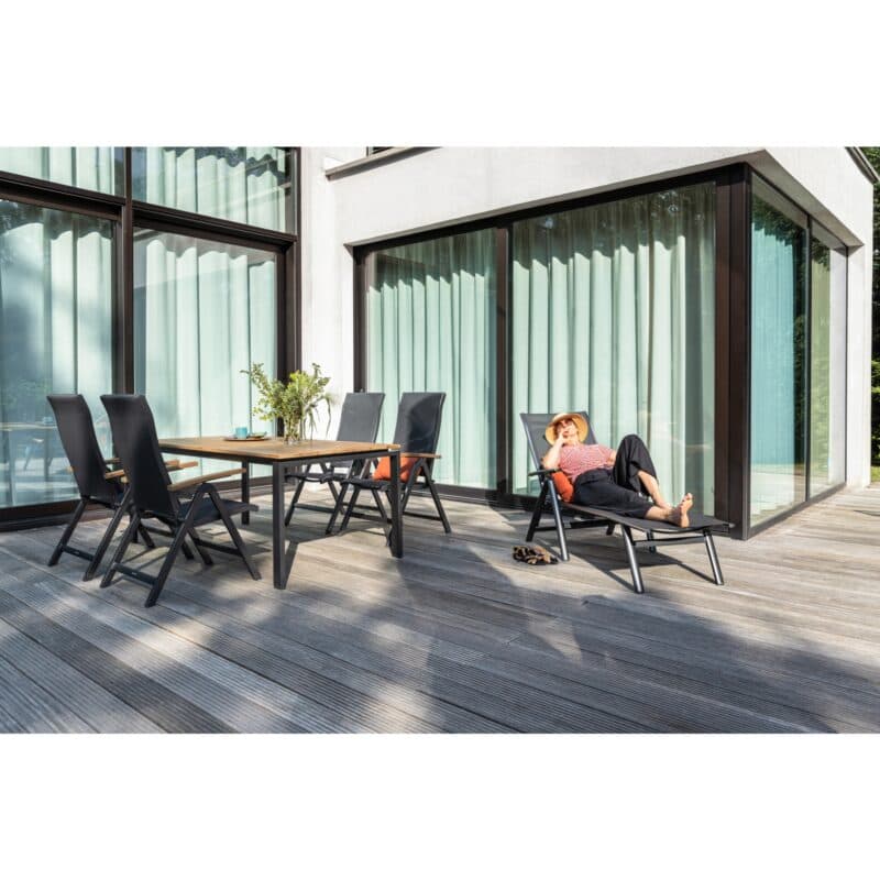 Kettler "Sleek" Multispositionssessel und Tisch "Cubic"