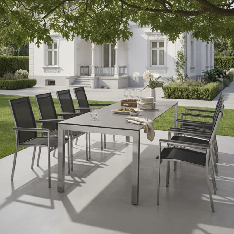 CASA DOMA Set mit Ausziehtisch "Amato" 160/210/260 x 90 cm, und Liadomo Stuhl "Motta", Gestelle Edelstahl, Sitz Textil anthrazit, Platte HPL (Bild KI-generiert)