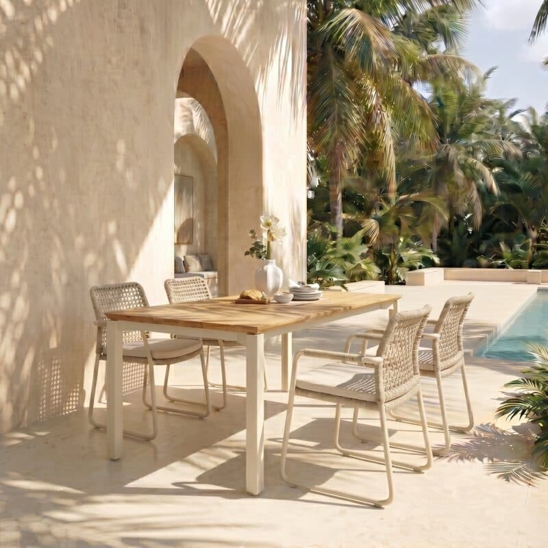 CASA DOMA Set 5-tlg. mit "Fasano" Gartenstuhl, Aluminium cream, Rope fossil (Quadro), Kissen beige, und "Campana" Gartentisch 160×90 cm, Edelstahl cream, Teakholz (Bild KI-generiert)
