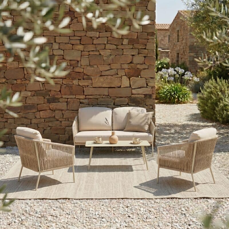 CASA DOMA Loungeset mit Loungesofa und Loungesessel "Falcone", Aluminium cream, Rope fossil und Loungetisch "Arista", Aluminium cream (Bild KI-generiert)