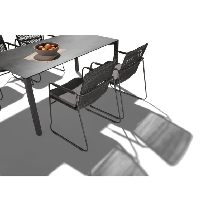 CASA DOMA Set mit "Solano" Stapelstuhl, Edelstahl anthrazit, Rope anthrazit, Kissen medium grey und "Campana" Gartentisch 160x90 cm, Platte HPL anthrazit