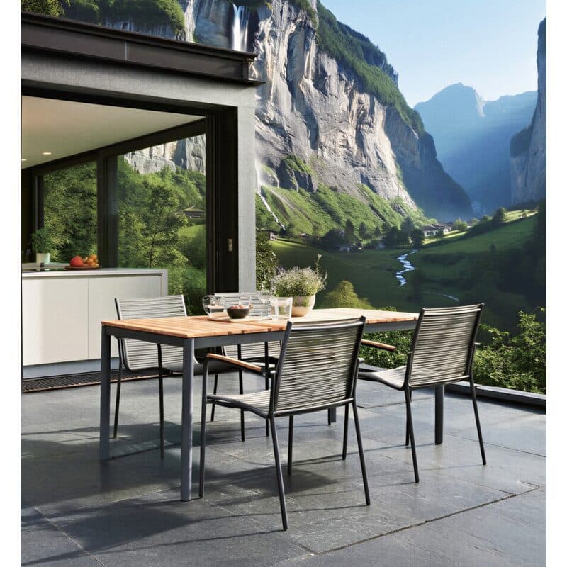 Cinas Gartenmöbel-Set mit Gartenstuhl "Mood Classic" Kunststoff-Lamellen, Aluminium-Gestell anthrazit, Teak-Armlehnen und Gartentisch "Mood Classic Midway" mit Teakplanken 159x100 cm