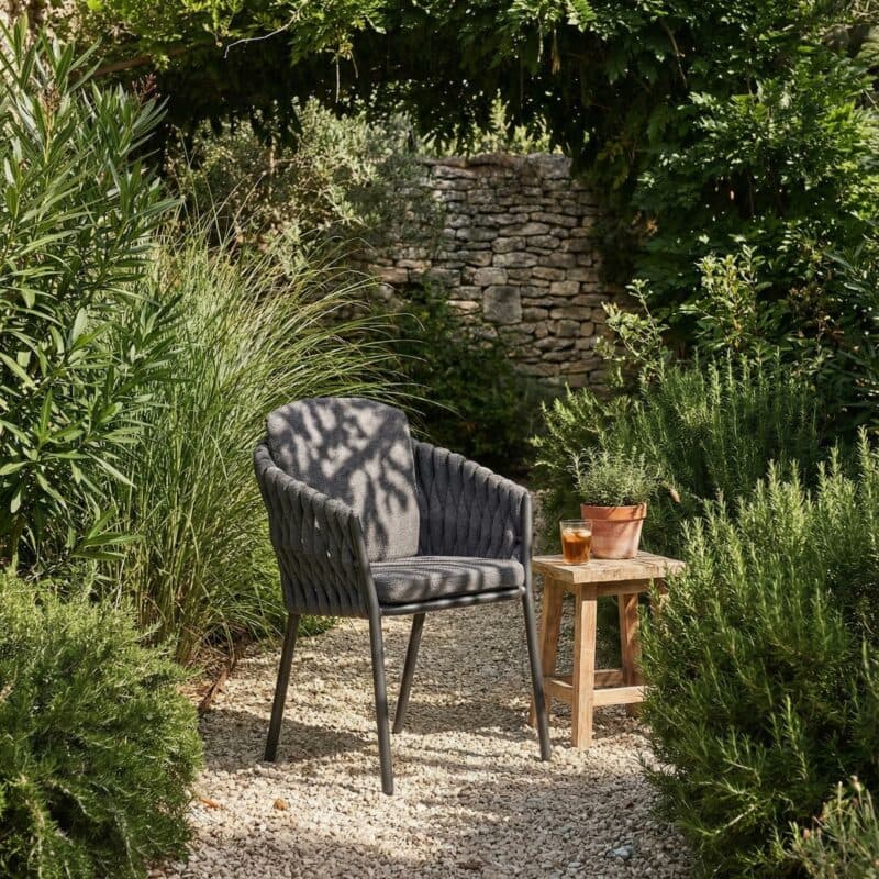 Liadomo "Carano" Diningsessel, Aluminium anthrazit, Socks anthrazit (Bild KI-generiert)