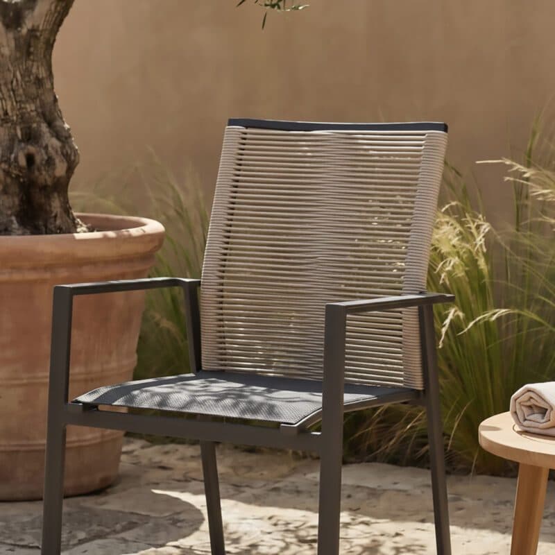 Liadomo "Limbadi" Gartenstuhl, Aluminium anthrazit, Textilgewebe anthrazit, Rope beige (Bild KI-generiert)