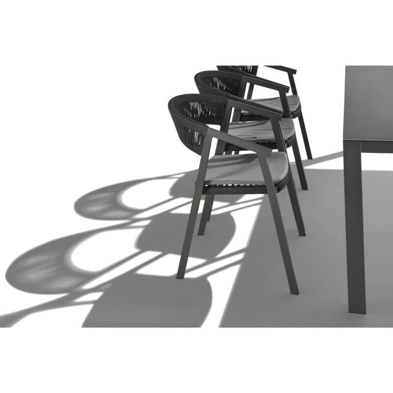 Liadomo Set mit "Lenzi" Stapelstuhl, Alu anthrazit, Rope anthrazit, Sitzkissen hellgrau und "Scalea" Tisch, Alu anthrazit, Keramikplatte in Granitoptik, 210×100 cm