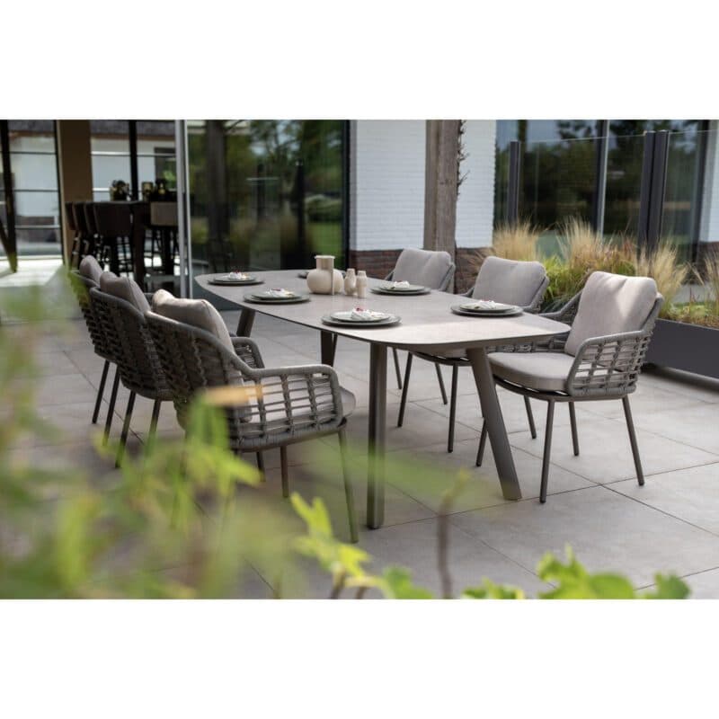 4Seasons Outdoor "Puglia" Diningsessel, Aluminium terre, Rope grau, Bezug hellgrau mit Tisch "Manolo", Aluminium terre