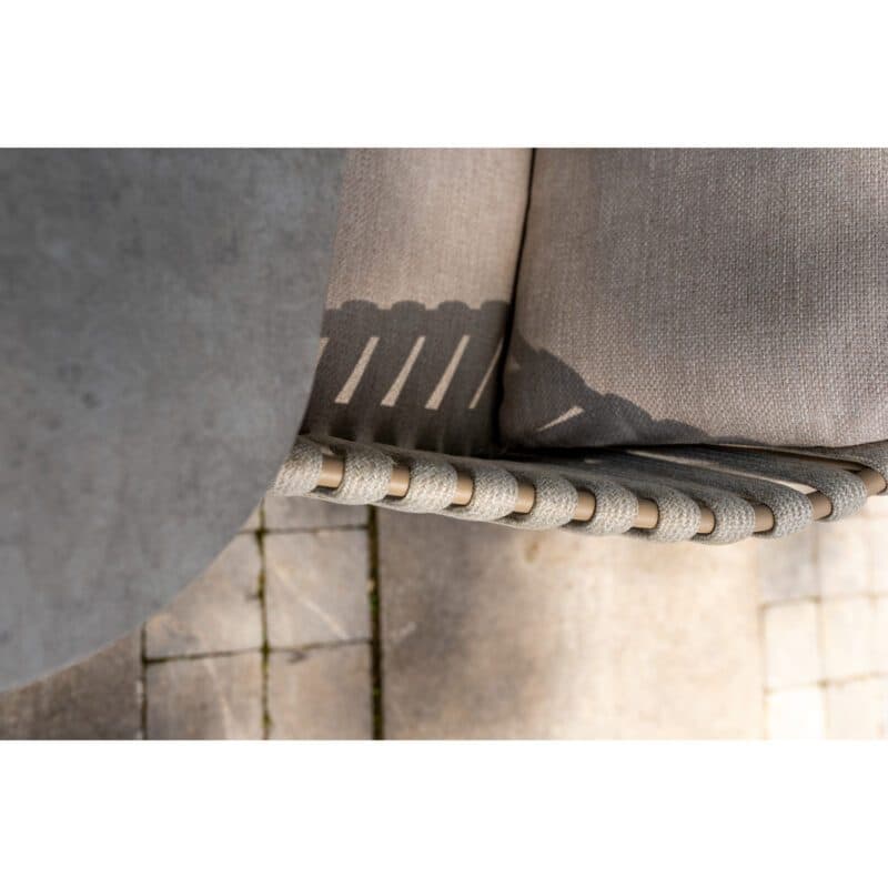 4Seasons Outdoor "Eva" Diningsessel, Rope beige mit "Manolo" Tisch, Tischplatte Keramik hellgrau, Aluminium latte