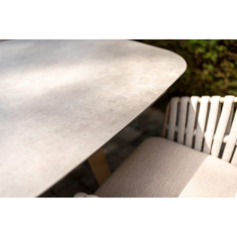 4Seasons Outdoor "Eva" Diningsessel, Rope beige mit "Manolo" Tisch, Tischplatte Keramik hellgrau, Aluminium latte