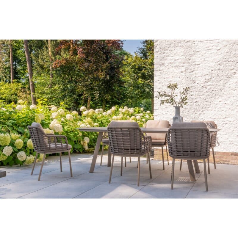 4Seasons Outdoor Set mit Tisch "Manolo" 240x103 cm, Tischplatte Keramik hellgrau mit Diningsessel "Puglia" Rope taupe, Bezug latte, Aluminium latte
