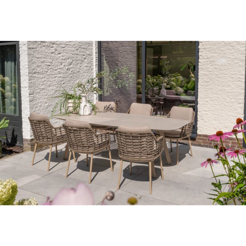 4Seasons Outdoor Set mit Tisch "Manolo" 240x103 cm, Tischplatte Keramik hellgrau mit Diningsessel "Puglia" Rope taupe, Bezug latte, Aluminium latte