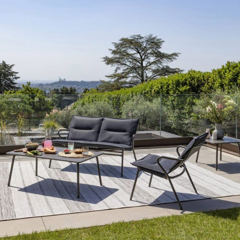 Lafuma "Vence" Loungeset, Stahl titane, Polsterung BeComfort® dark grey ©LAFUMA MOBILIER - Pierrick Verny