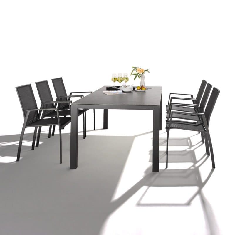 Liadomo Set mit "Scalea" Tisch 210x100 cm, Alu anthrazit, Tischplatte Keramik und "Pellaro" Stapelstuhl, Alu anthrazit, Textilgewebe anthrazit