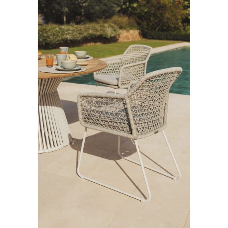 Niehoff "Lido" Gartenstuhl mit "Acore" Gartentisch, Gestelle Aluminium ivory, Tischplatte Teakholz, Sitzschale Rope beige, Kissen taupe meliert
