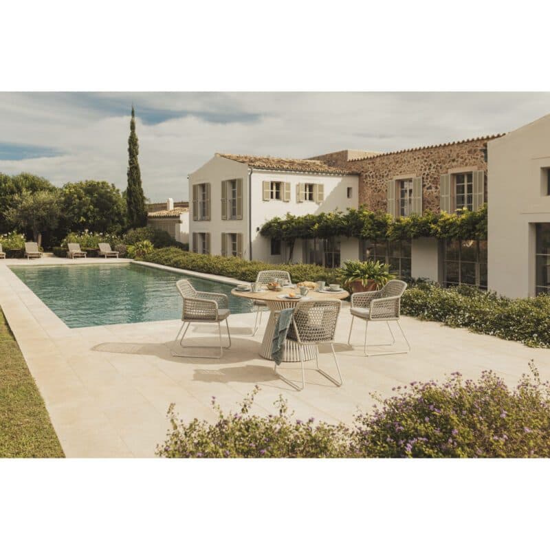 Niehoff "Lido" Gartenstuhl mit "Acore" Gartentisch, Gestelle Aluminium ivory, Tischplatte Teakholz, Sitzschale Rope beige, Kissen taupe meliert