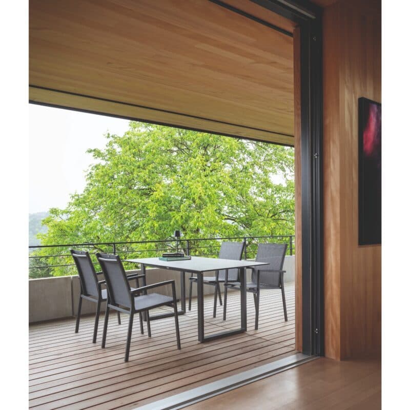 Stern Gartenmöbel-Set mit Gartenstuhl New Levanto, Gestell anthrazit, Textilgewebe karbon und Kufentisch, Gestell Aluminium anthrazit, Tischplatte HPL Slate, 160x90 cm