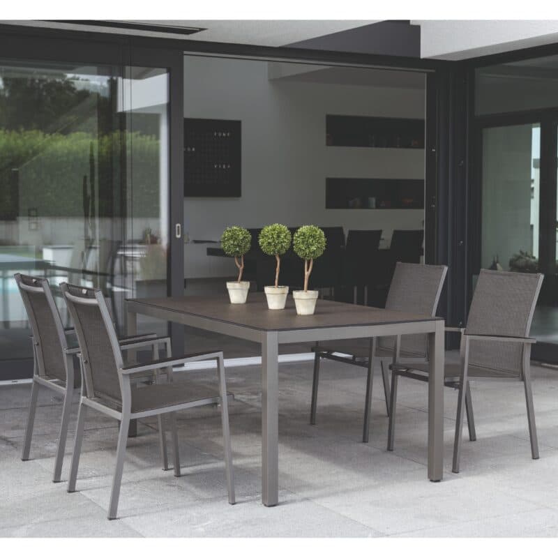 Stern Gartenmöbel-Set mit Stapelstuhl New Levanto, Gestell graphit, Textilgewebe silbergrau und Gartentisch Gestell graphit, Tischplatte HPL Dark Marble in 160x90cm