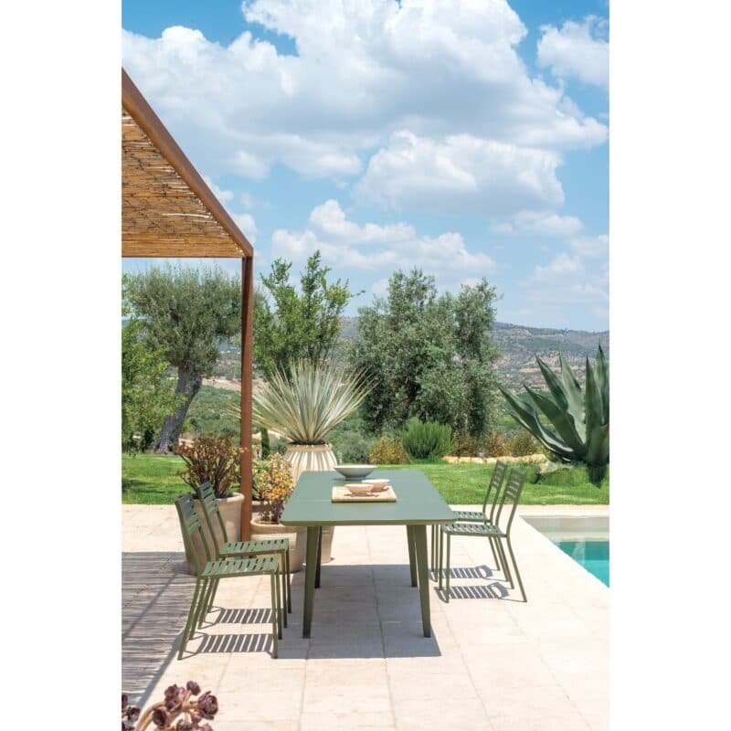 Emu "Plus4" Ausziehtisch, Gestell und Tischplatte Stahl grün