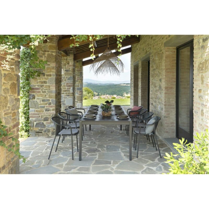 Emu "Darwin" Stapelstuhl, Gestell und Sitzfläche Stahl eisen antik