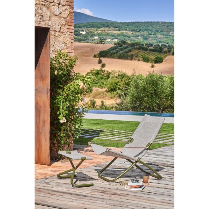 Emu "Snooze" Liegestuhl mit Fußhocker, Gestell Stahl grün, Liegefläche Textilgewebe Emu-tex eisgrau