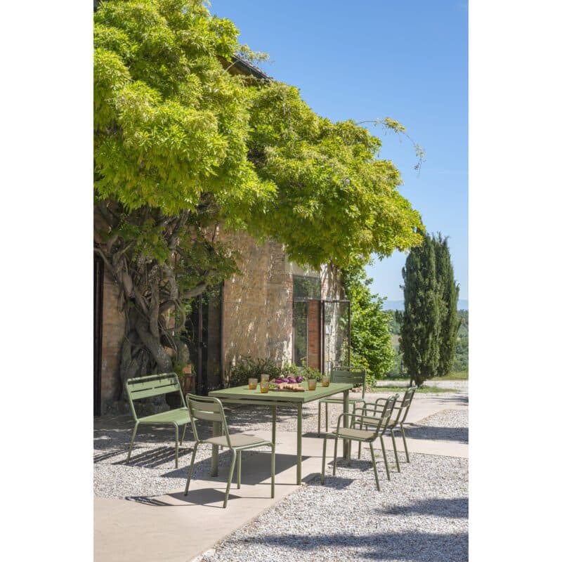 Emu "Star" Gartenbank und Stapelstuhl, Gestell und Sitzfläche Stahl grün