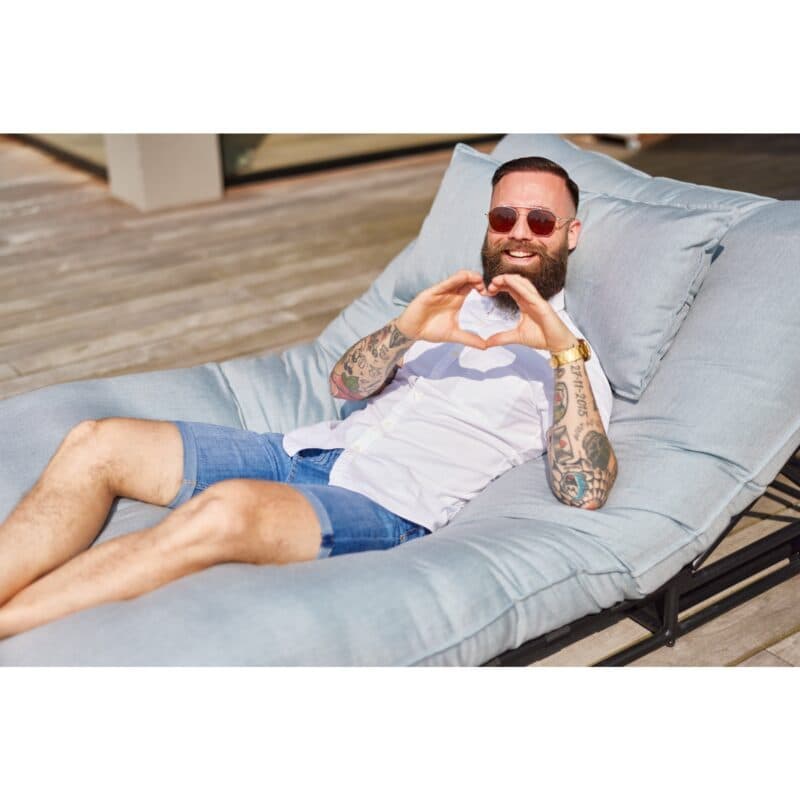 Hartman "Emma" Daybed, Gestell Aluminium schwarz, Sunbrella Sky Blue