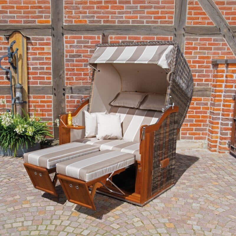 Sonnenpartner Strandkorb "Classic Teak", Halblieger, 2-Sitzer, Rundgeflecht Cappuccinooptik, Markisenstoff Dessin 58 und uni beige kariert