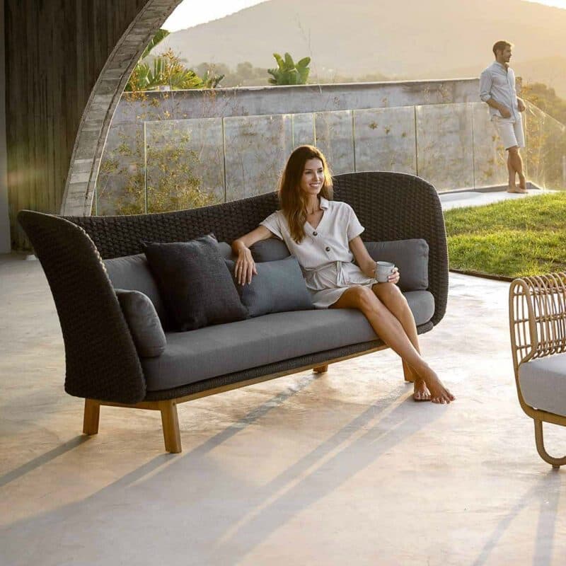 Cane-line "Peacock Wing" Loungesofa, Gestell Teakholz, Soft Rope dunkelgrau, Kissen Cane-line Natté grau