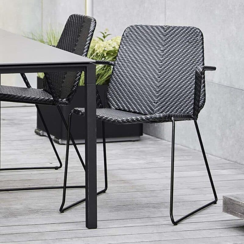 Cane-line "Vision" Gartenstuhl, Gestell Stahl, Polyrattan-Geflecht schwarz/anthrazit