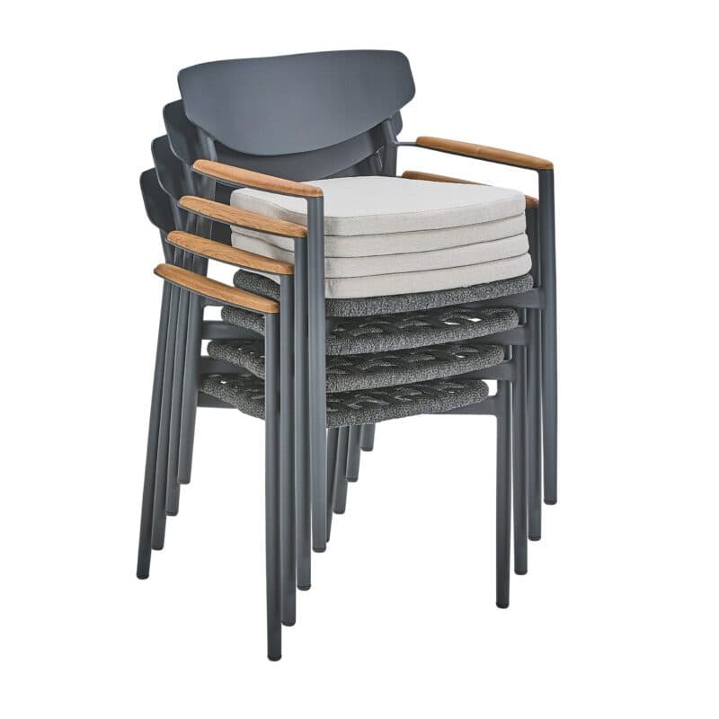 CASA DOMA "Farini" Stapelstuhl, Gestell Aluminium anthrazit, Sitzfläche Rope fossil, Armlehnen Teakholz, Sitzkissen Olefin beige