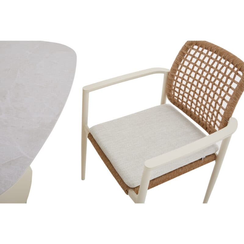 CASA DOMA "Lavello" Stapelstuhl, Aluminium cream, Polyrattan naturfarben, "Lioni" Gartentisch 120x120 cm, Tischplatte Sinterstein hellgrau marmoriert