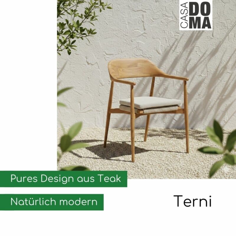 CASA DOMA "Terni" Stapelstuhl aus Teakholz (Bild KI-generiert)