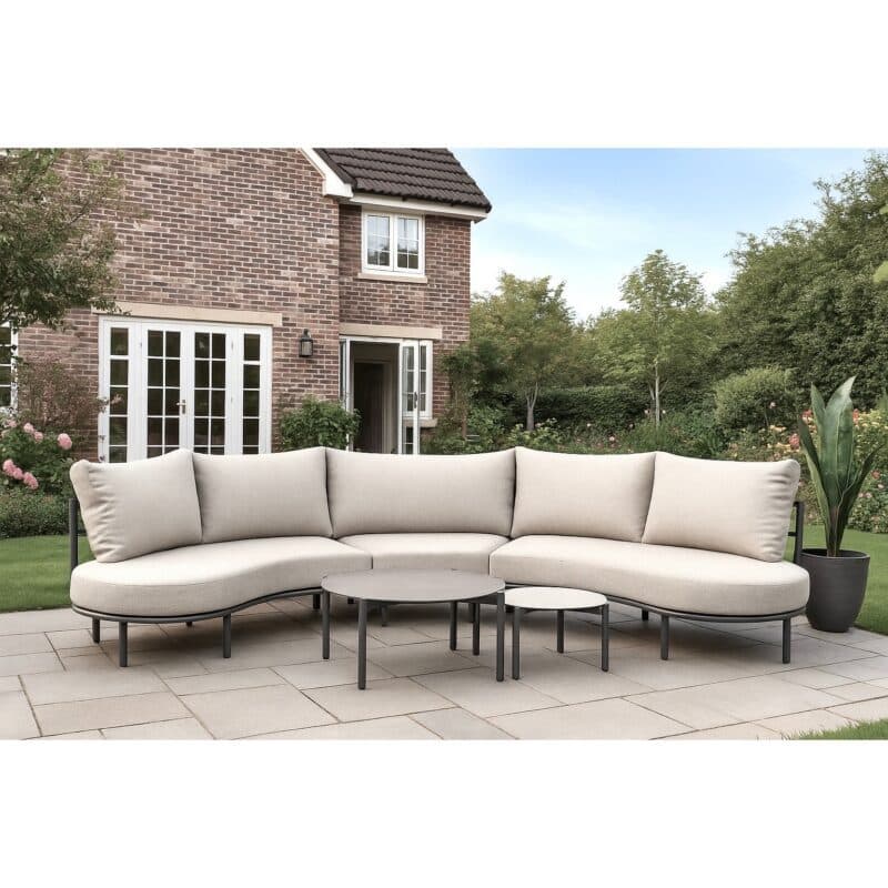 Liadomo “Celano” Loungeset, Gestelle Aluminium anthrazit, Polster beige, Tischplatten Sinterstein hellgrau & dunkelgrau (Bild: KI-generiert)