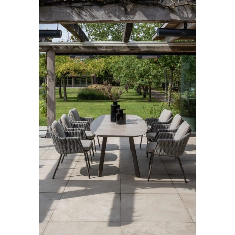 4Seasons Outdoor "Cannes" Diningsessel, Gestell Aluminium terre, Rope-Bespannung grau, Kissen Olefin hellgrau mit "Manolo" Gartentisch, Tischplatte Keramik sand