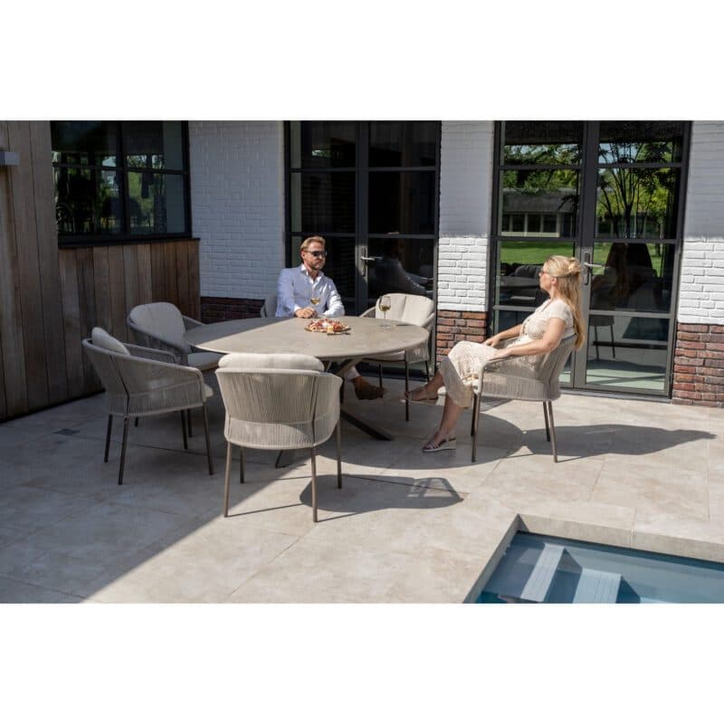 4Seasons Outdoor "Florence" Diningsessel, Gestell Aluminium terre, Rope-Bespannung hellgrau, Kissen Olefin hellgrau mit "Prado" Gartentisch, Tischplatte Keramik terre