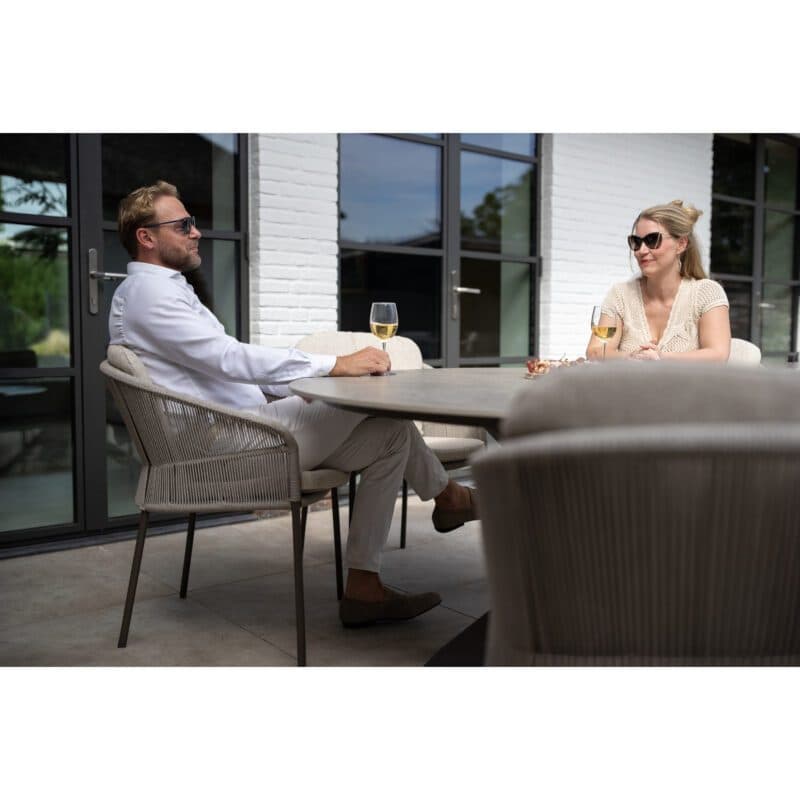 4Seasons Outdoor "Florence" Diningsessel, Gestell Aluminium terre, Rope-Bespannung hellgrau, Kissen Olefin hellgrau mit "Prado" Gartentisch, Tischplatte Keramik terre