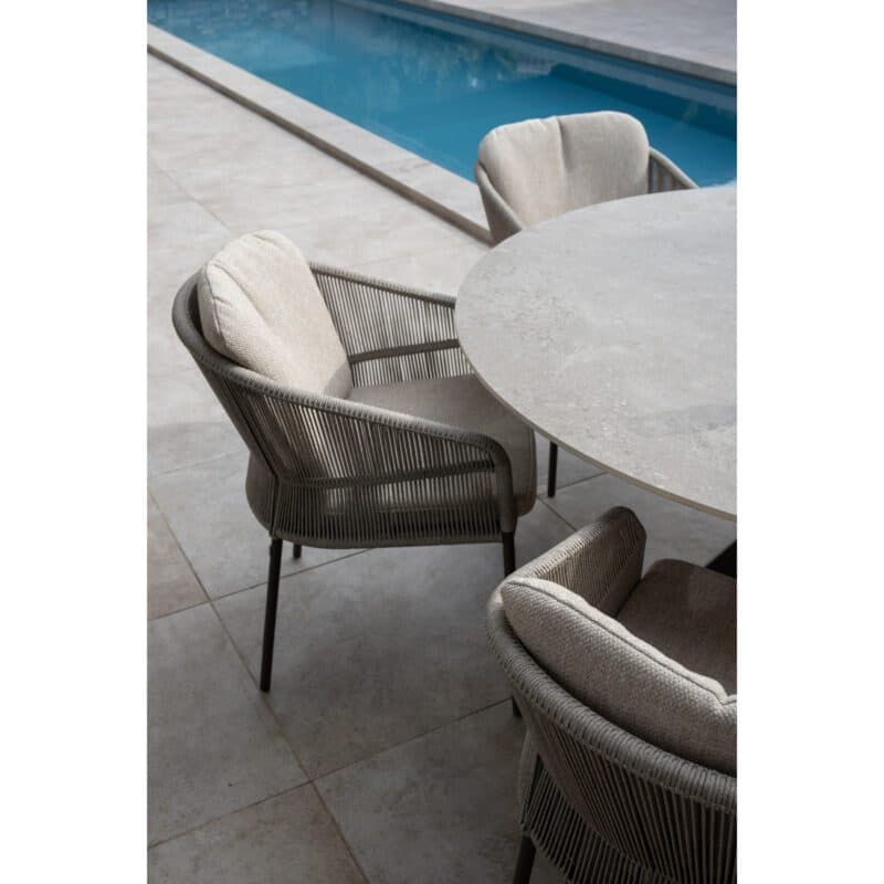 4Seasons Outdoor "Florence" Diningsessel, Gestell Aluminium terre, Rope-Bespannung hellgrau, Kissen Olefin hellgrau mit "Prado" Gartentisch, Tischplatte Keramik terre