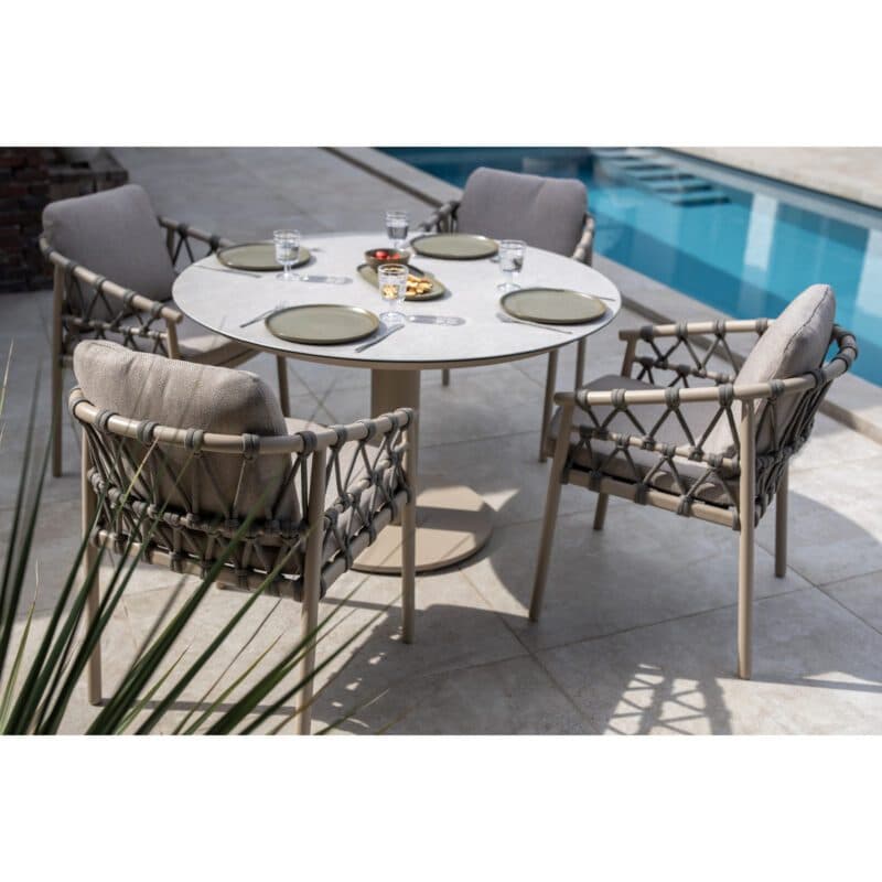 4Seasons Outdoor "Piacenza" Diningsessel, Gestell Aluminium latte, Rope-Bespannung grau, Kissen Olefin hellgrau mit "Sarah" Gartentisch, Tischplatte Glaskeramik grau