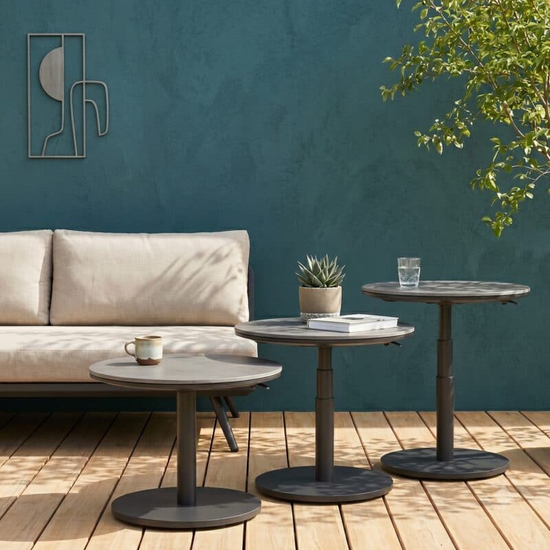 Lesli Living "Geneva" Beistelltisch rund, höhenverstellbar, Aluminium matt anthrazit, Tischplatte Sinterstein (Bild KI-generiert)
