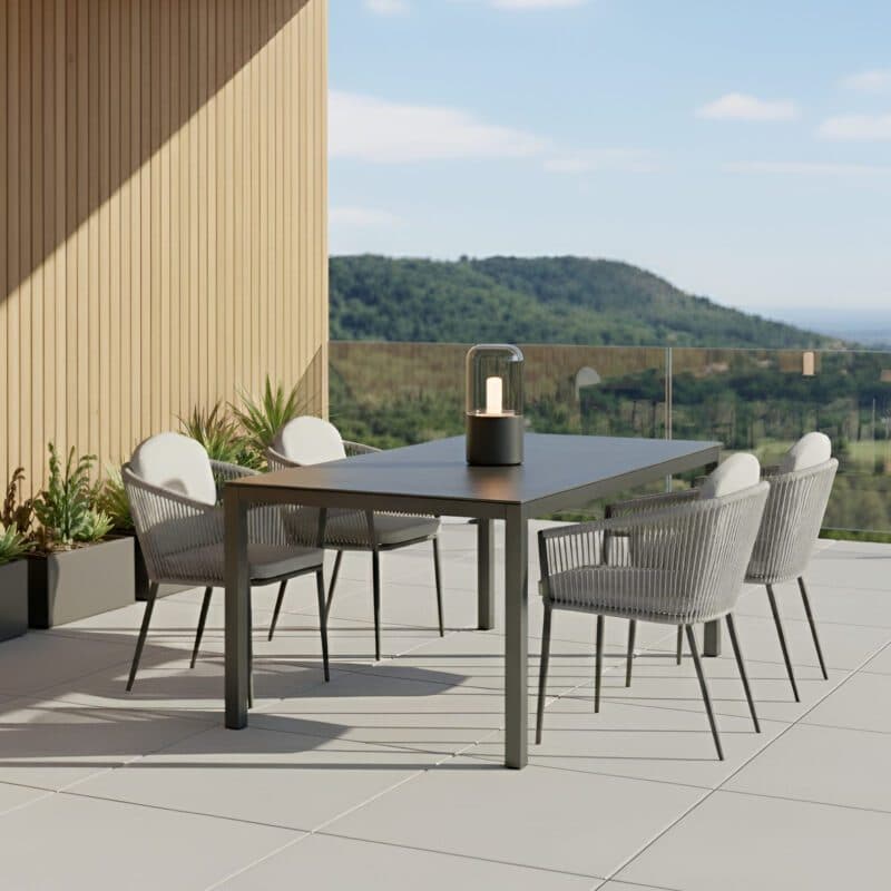 Liadomo Gartenmöbel-Set "Latina/Scalea" 5-tlg., Aluminium anthrazit, Rope & Kissen light grey, Tisch 160x90 cm, Sinterstein Granit-Optik (Bild KI-generiert)