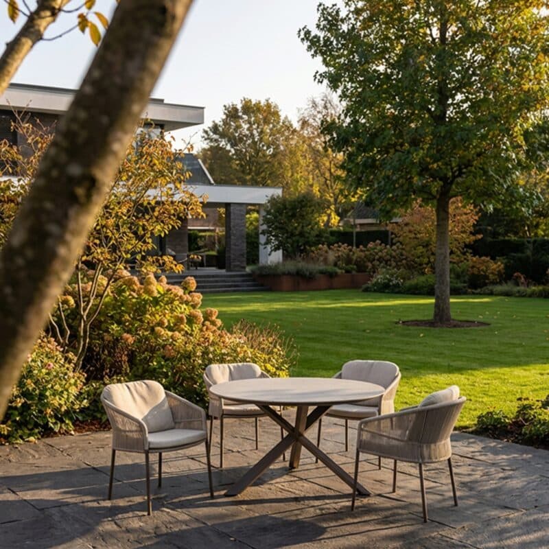 4Seasons Outdoor "Florence" Diningsessel, Gestell Aluminium terre, Rope-Bespannung hellgrau, Kissen Olefin hellgrau mit "Prado" Gartentisch Ø 130 cm, Tischplatte Keramik terre