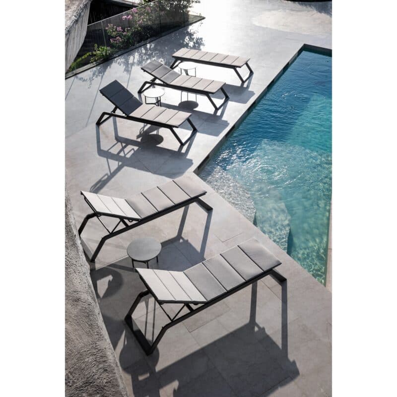 Cane-line "Siesta" Sonnenliege, Aluminium und Cane-line Tex grau mit Auflage hellgrau