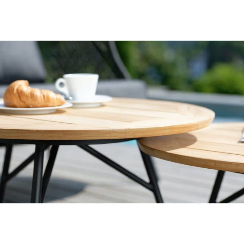 Stern "Frida" Beistelltische, Teakplatte, Gestell Aluminium schwarz matt