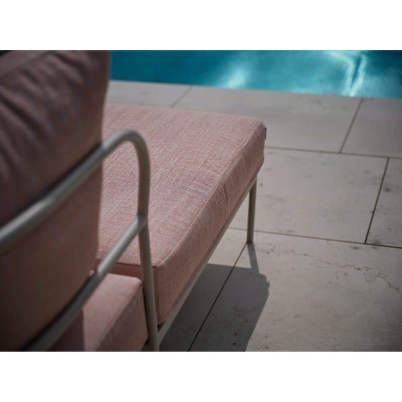 Stern "Coco" Lounge-Eckteil mit Hocker, Gestell Aluminium greige, Sitzfläche Textilgewebe sesam, Kissen Polyacryl lychee