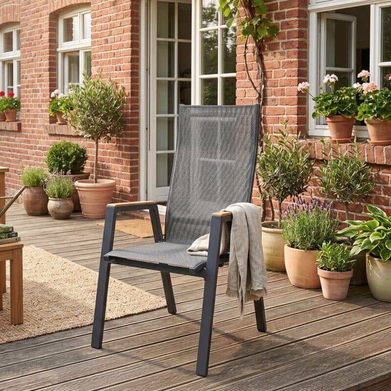 Lesli Living "Amir" Hochlehner, Alu charcoal, Textilgewebe schwarz-grau, Armlehnen Teakholz