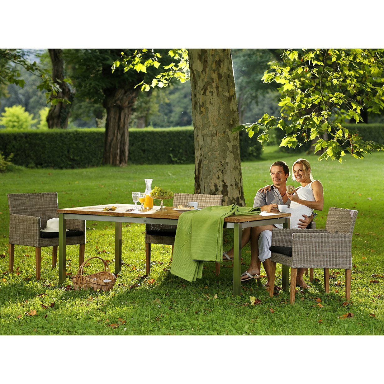 Diamond Garden Gartentisch "San Marino" mit Tischplatte Old Teak natur und Gartenstuhl "Rimini"