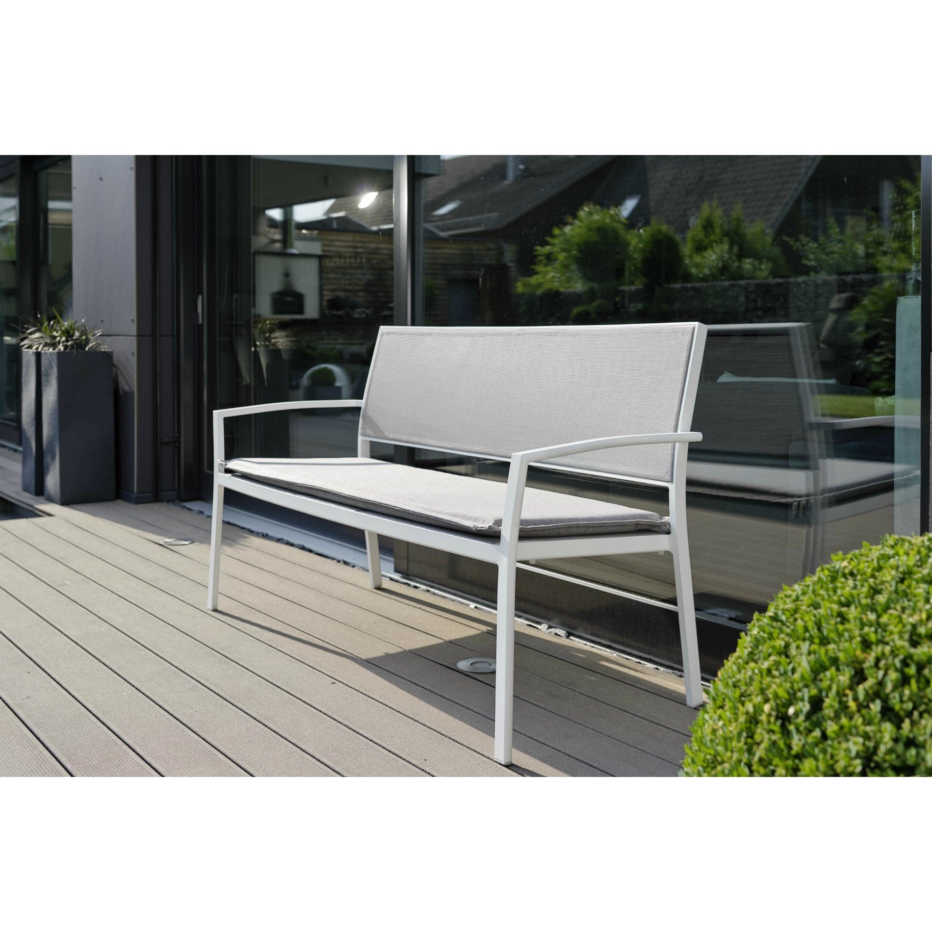Stern Gartenbank "Allround", Gestell Aluminium weiß, Sitz- und Rückenfläche Textilgewebe silber, Auflage separat erhältlich